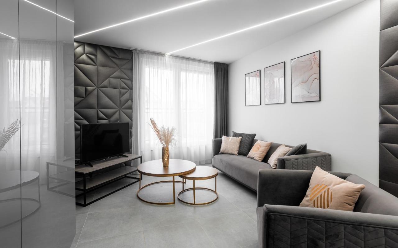 Avand Apartments Debrecen Buitenkant foto