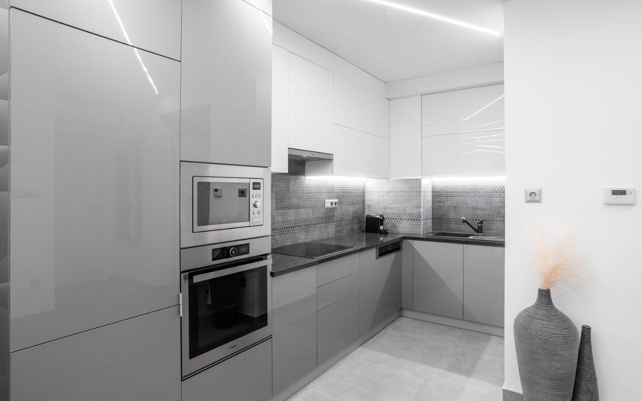 Avand Apartments Debrecen Buitenkant foto