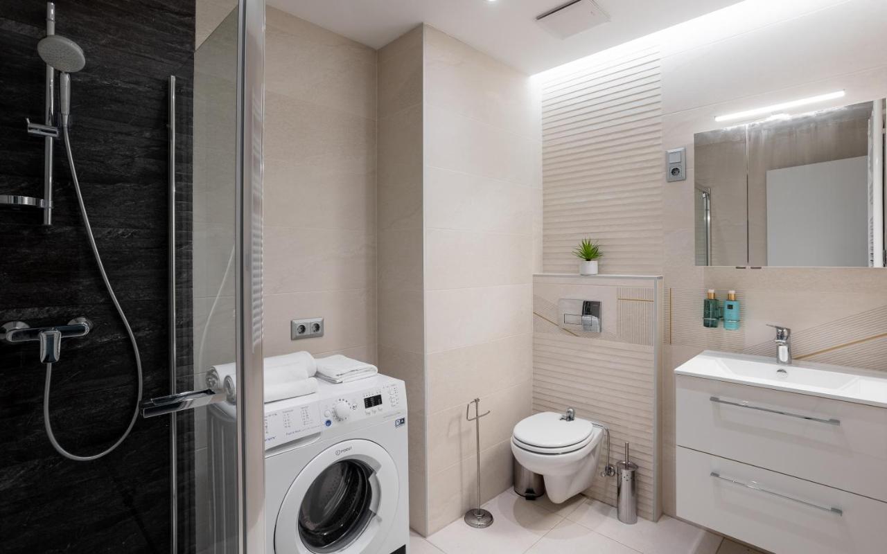 Avand Apartments Debrecen Buitenkant foto