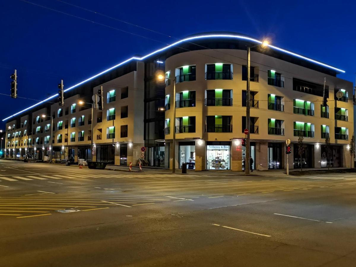 Avand Apartments Debrecen Buitenkant foto